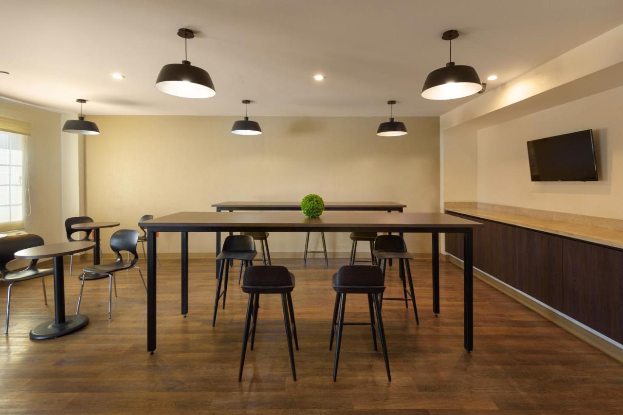 Extended Suites Saltillo Galerias ภายนอก รูปภาพ